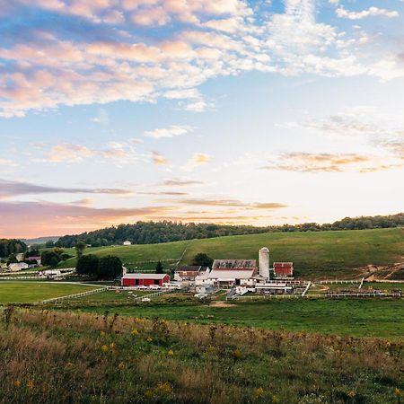 Villa Downtown Escape Great For Large Families & Groups Sugarcreek Esterno foto