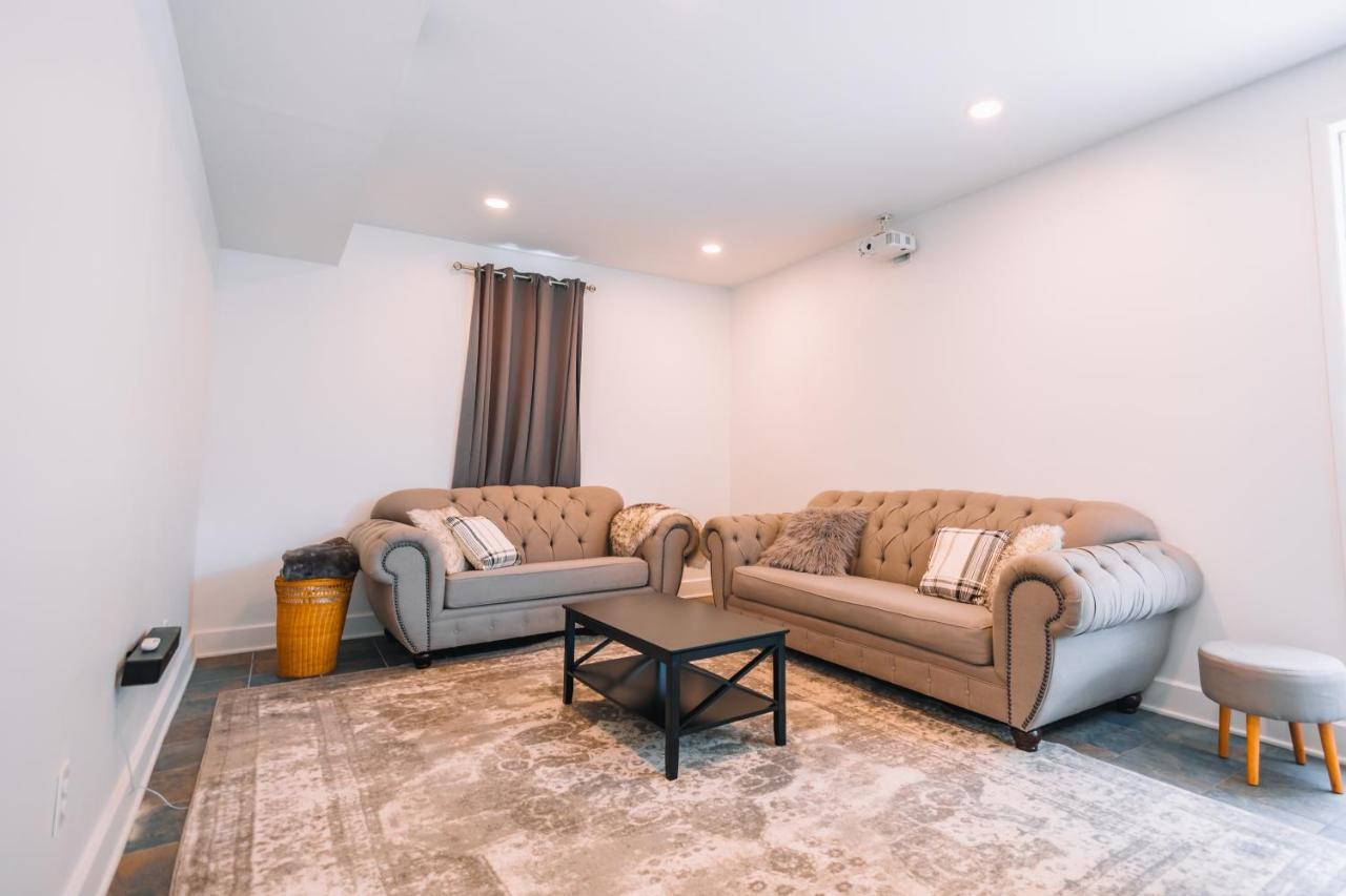 Villa Downtown Escape Great For Large Families & Groups Sugarcreek Esterno foto