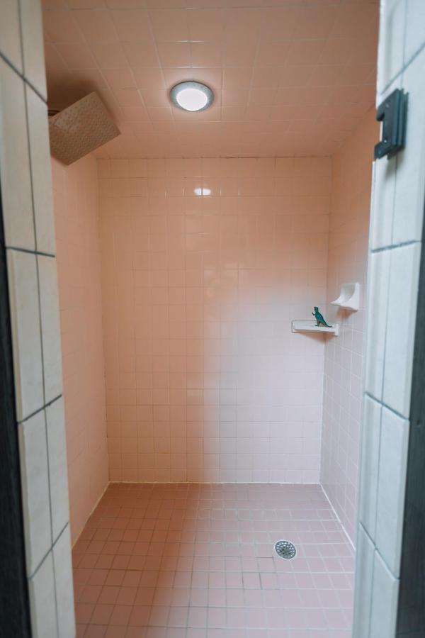 Villa Downtown Escape Great For Large Families & Groups Sugarcreek Esterno foto