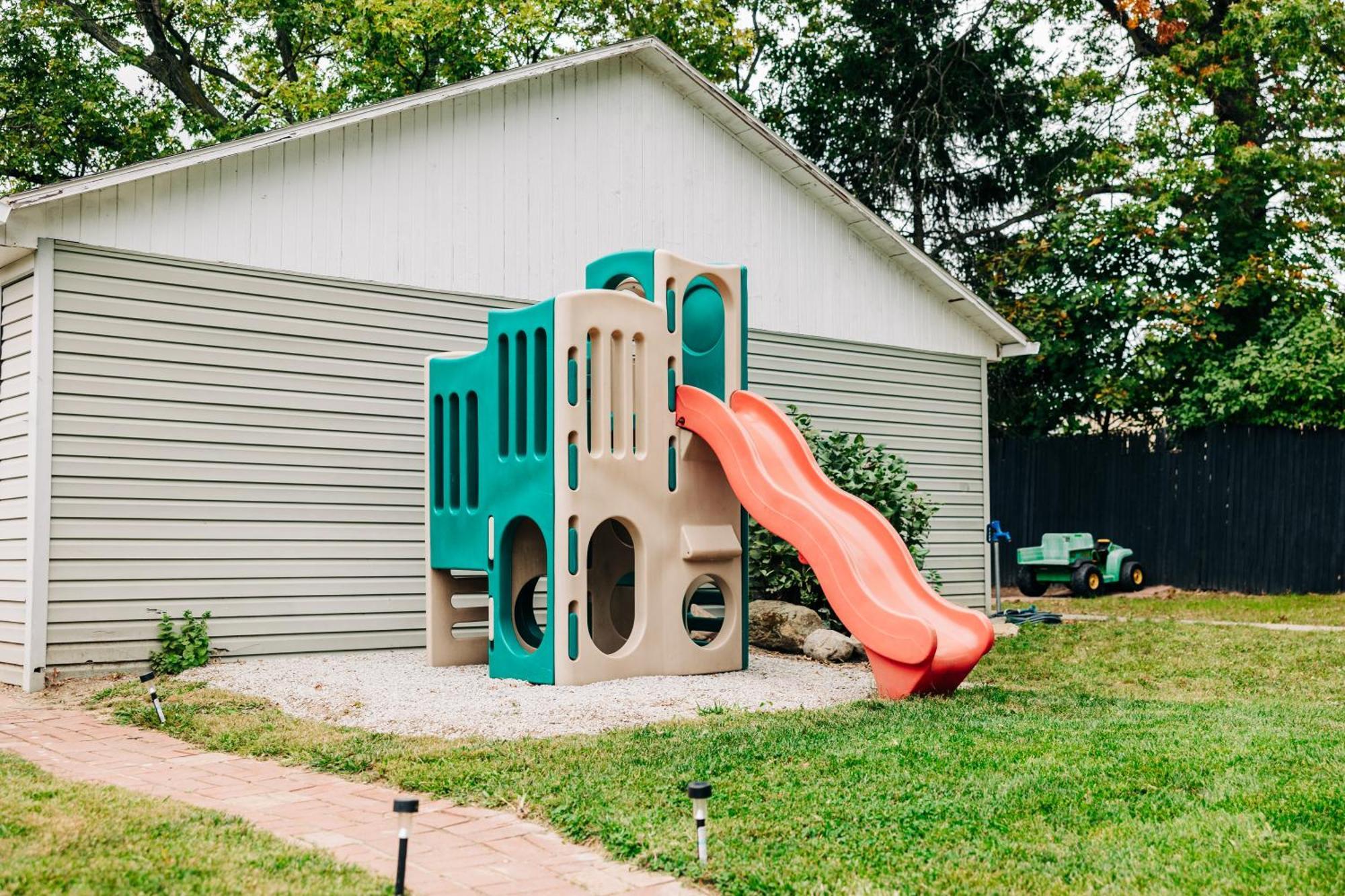 Villa Downtown Escape Great For Large Families & Groups Sugarcreek Esterno foto