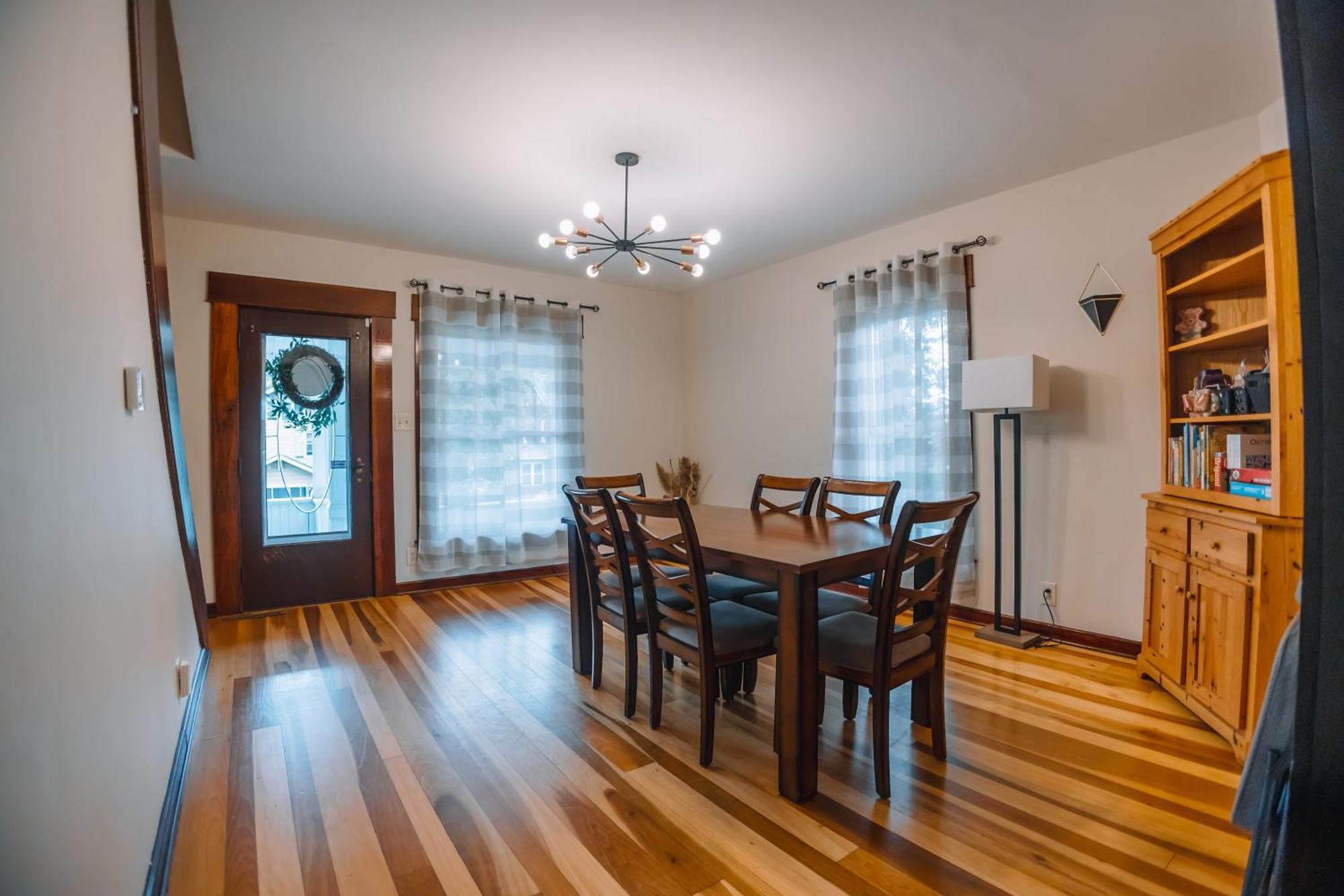 Villa Downtown Escape Great For Large Families & Groups Sugarcreek Esterno foto